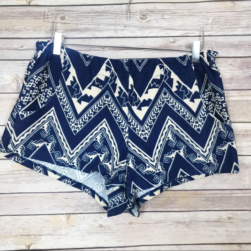UO Staring at Stars Stretch-waist Patterned Shorts